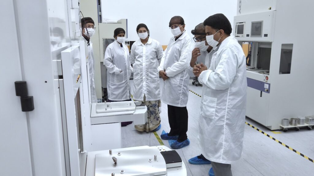 Global TechSolutions Welcomes Gujarat Cabinet Minister and Delegation to Singapore Facility